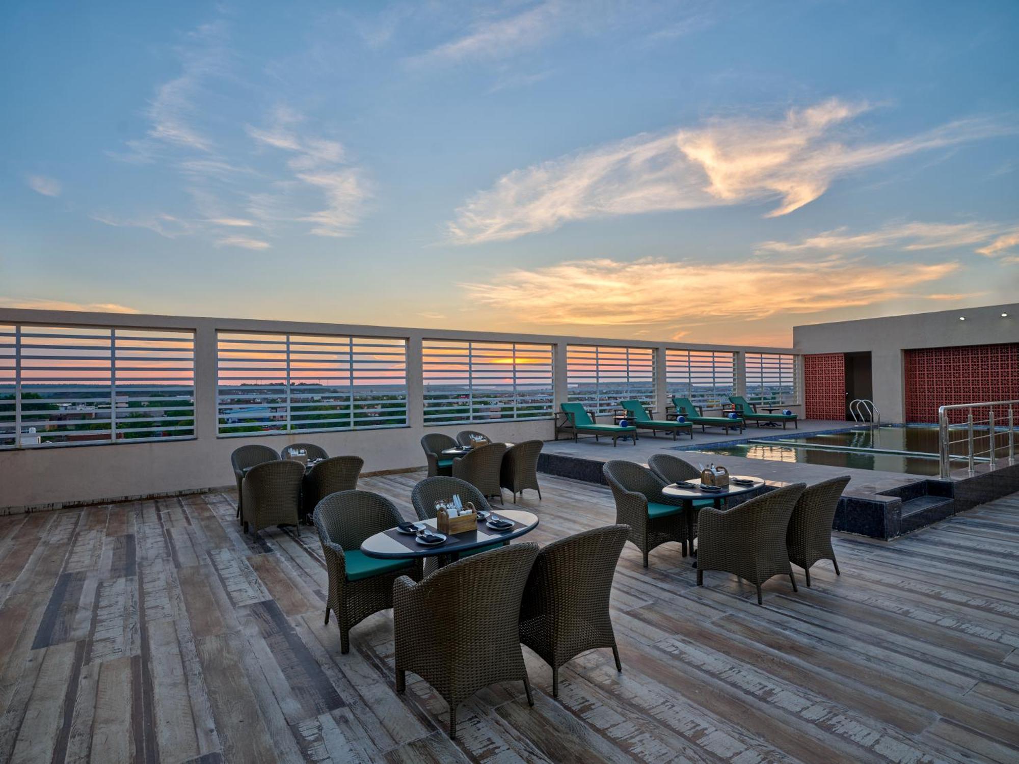 Regenta Place Gwalior Exterior photo